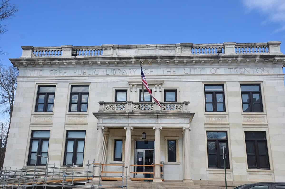 State investigators search Trenton City Hall offices